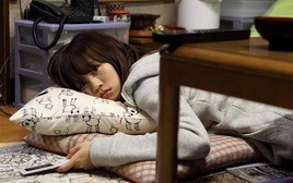 Một kiểu ĂN BÁM mới đang lan rộng - Con cái học cao nhưng cha mẹ lo sốt vó: "Cứ thế này hỏng cả đời..."