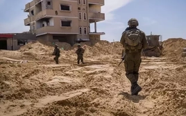 Lãnh đạo tình báo Israel từ chức; Hàng chục người thiệt mạng vì Mỹ không kích