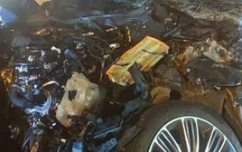 VIDEO: Xe sang Range Rover dập nát khi đấu đầu xe khách