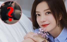 Bắt gặp Triệu Vy hẹn hò với người đàn ông giấu mặt, danh tính khiến ai cũng phải thốt lên "không thể tin nổi"