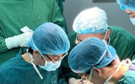 Phát hiện ung thư hiếm gặp sau 9 năm chữa sai bệnh