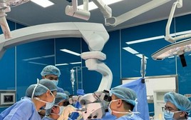 Người đàn ông cơ thể chưa từng có dấu hiệu bất thường, mới 'đau sơ sơ' 3 tháng đã mắc hai bệnh ung thư