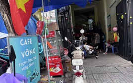 Nhiều quán cà phê, quán ăn ở TP HCM trở thành điểm sạc xe máy điện
