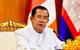 Ông Hun Sen kêu gọi dừng chiếu phim và nhập hàng Thái Lan