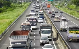 Hành vi không nhường đường có thể bị phạt tới 22 triệu đồng và trừ 10 điểm bằng lái