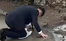Tôi ôm con bỏ đi trong đêm mưa, 6 năm sau, người chồng từng ruồng rẫy tôi nay lại quỳ trước cửa nhà xin tái hợp