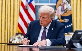 Ông Trump ký ban hành dự luật 'Lớn và Đẹp'