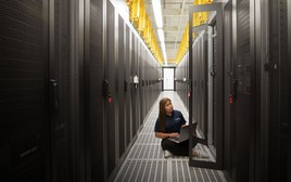 "Nuôi" trung tâm AI tốn nước bằng cả thành phố 300.000 người: Một quốc gia đang lo không đủ nước mà uống