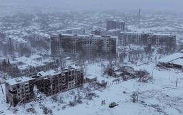 Xe tăng trên đường phố cho thấy cuộc chiến đô thị khốc liệt tại Kupyansk