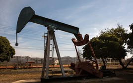 Ông Trump: Mỹ sẽ kiểm soát 55% lượng dầu mỏ thế giới