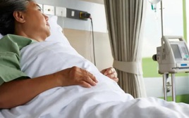 Ngày bố chồng nhập viện, tôi mới biết ông đã âm thầm gánh thay tôi điều gì