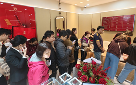 Hiện tượng Tứ Quý Thịnh Vượng 0,1 chỉ: Hiệu ứng nhất thời hay bước đi chiến lược của Bảo Tín Mạnh Hải?