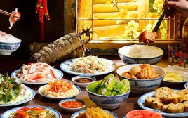 Tết nào cũng sắm 30 triệu cho nhà nội, còn nhà ngoại lại cho thêm: Tôi thấy mình đang gồng "chữ hiếu" quá sức