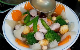 Phát hiện 1 tấn da lợn bốc mùi: Cảnh báo mâm cỗ Tết có bóng bì lợn bẩn