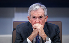 Chủ tịch Fed Jerome Powell phản ứng bất thường: Nhiều năm nhượng bộ ông Trump đã kết thúc?