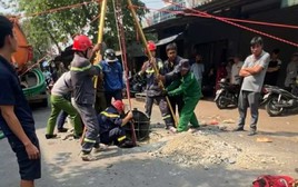 2 công nhân tử vong thương tâm dưới hố ga ở TP.HCM