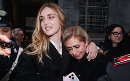 Ngôi sao thời trang bị buộc tội ăn chặn tiền từ thiện bất ngờ được trắng án