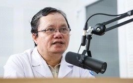 Bác sĩ Trương Hữu Khanh giải đáp tin vaccine Pfizer và Moder gây ung thư