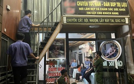 Bắt quả tang bà chủ quán cà phê Đào Thị Anh làm điều phi pháp