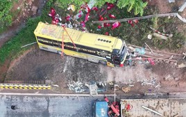 Hiện trường lật xe khách làm 3 người chết ở Sơn La