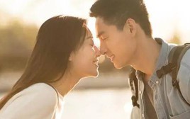 Không phải chiêu trò phòng the: 5 yếu tố thật sự quyết định "hormone hạnh phúc" của phụ nữ