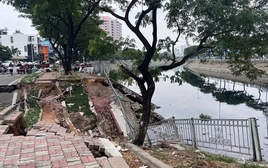 Sau tiếng động lớn, một mảng đường ‘biến mất’