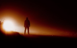 Từ triệu phú công nghệ thành kẻ trắng tay: Bi kịch người đàn ông lang thang sa mạc tìm người ngoài hành tinh vì tin lời AI của Meta