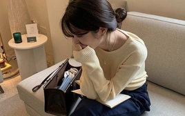 Chồng không cho đi làm, vợ chết sững phát hiện ra sự thật đằng sau khoản tiền hơn 1 tỷ đồng