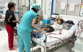 Vì sao ngày càng nhiều trẻ phải chạy thận?