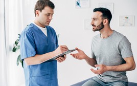 Bác sĩ cảnh báo trực tiếp nam giới về một loại ung thư đang gia tăng