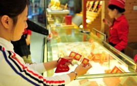 Công an phát cảnh báo đến người dân mua, bán vàng