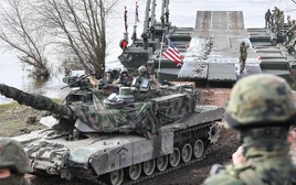 Mỹ bắt đầu rút các chuyên gia quân sự khỏi NATO