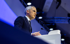 Thủ tướng Canada: "Nếu bạn không ngồi ở bàn tiệc, bạn sẽ có tên trong thực đơn"