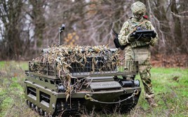 Tại sao robot mặt đất Kurier ‘miễn nhiễm’ trước tác chiến điện tử?