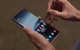 Samsung lại ra mắt điện thoại giống hệt đời cũ: Người dùng sẽ còn phải "cắn răng" chịu đựng đến bao giờ?