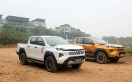 "Huyền thoại" Hilux 2026 của Toyota chính thức ra mắt: Lột xác nội thất như Prado, đấu ngôi vương Ford Ranger