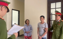 Bắt gã đàn ông say rượu, không bằng lái đi xe máy tông người đi bộ trọng thương