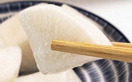 Ăn 1 loại củ màu trắng mỗi ngày, người phụ nữ từng mắc ung thư vú giai đoạn 3 gần 20 năm không tái phát