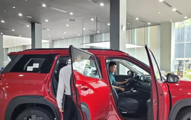 Loạt xe 7 chỗ 'đua' khuyến mãi, giảm giá cả trăm triệu