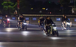 ‘Quái xế’ náo loạn ở Mỹ Đình: Công an Hà Nội triệu tập 9 thanh thiếu niên