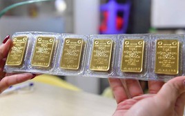 Giá vàng rớt thê thảm, chỉ những người mua vào thời điểm đặc biệt này trong 1 năm qua mới có lãi