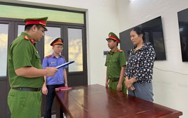 Ra quyết định khởi tố người bán thịt lợn Bùi Thị Hiền SN 1976