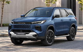 Toyota Fortuner thế hệ mới tiếp tục lộ diện tại Thái Lan: Đầu xe đổi thiết kế, chờ ngày đấu Ford Everest