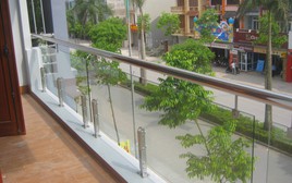 Lời khuyên cho các gia đình làm lan can ban công bằng kính cường lực