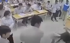 Nam sinh lao lên bục giảng đánh cô giáo ở Hà Nội: Nhà trường báo cáo sự việc thế nào?