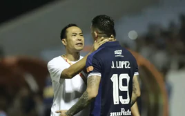 HLV Lê Đức Tuấn giải tỏa áp lực sau khi giúp Đà Nẵng thắng Hà Nội FC