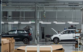 Ô tô nhập khẩu tăng mạnh tạo sức ép lên sản xuất trong nước