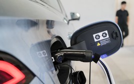 Điện sạch bắt đầu mở đường cho sản xuất ô tô bền vững tại Việt Nam