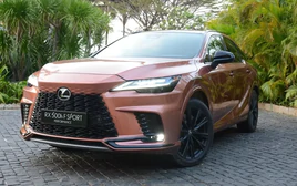 Xe bán chạy nhất của Lexus được làm mới