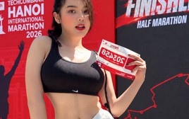 Check-in giải chạy, hot gymer tạo dáng chấn động khiến CĐM thích thú